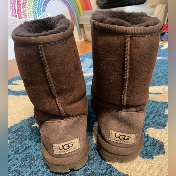 UGG “Burnt Cedar” Brown Short Boots - Picture 3 of 10